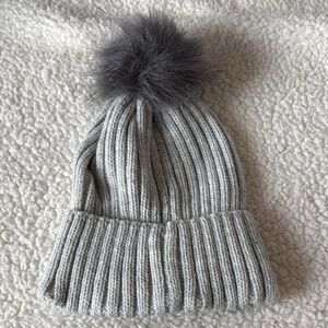Primark beanie in grey with faux fur pom Pom